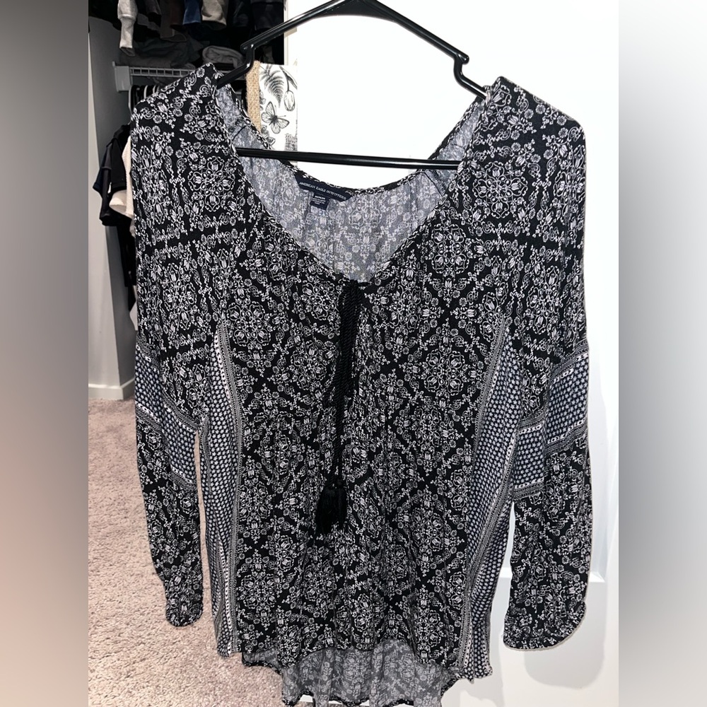 American Eagle Outfitters Black and White Floral Blouse